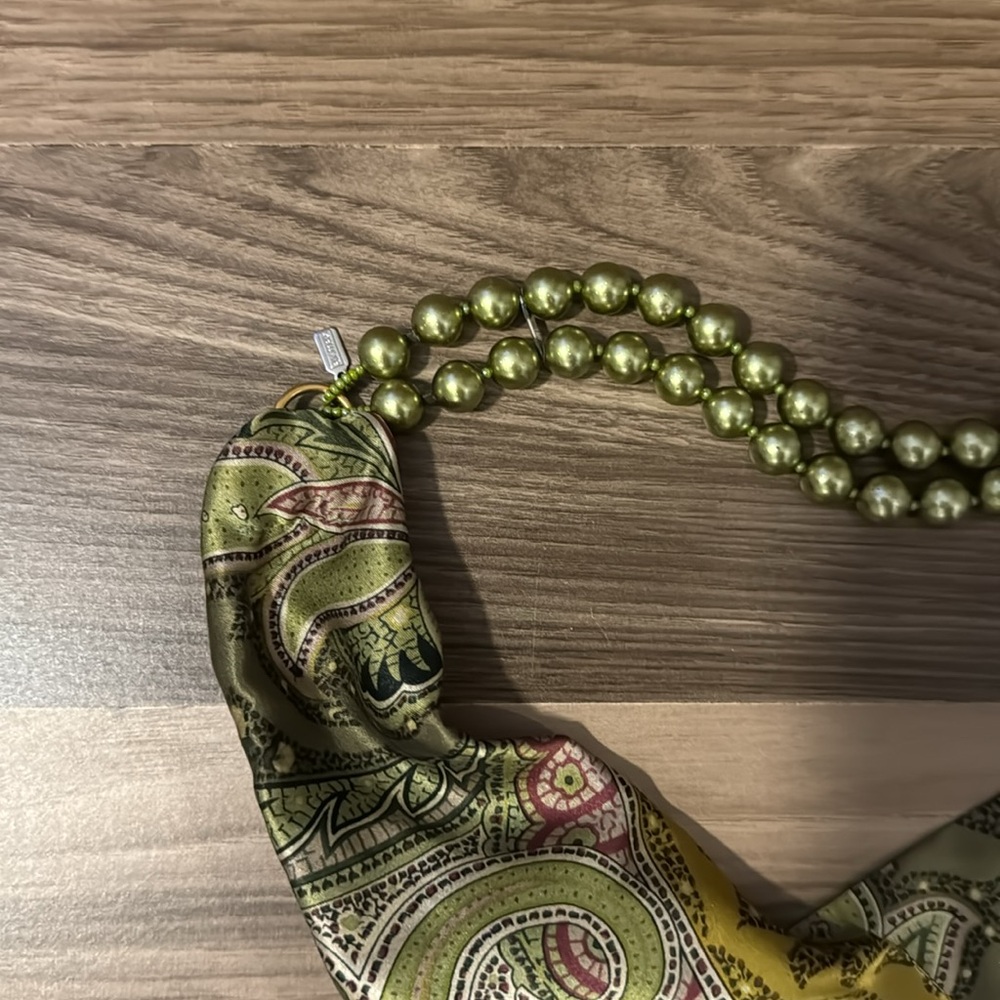 Vintage Necklace Faux Pearls Green Attached to Silk Abstract Scarf - Picture 15 of 17